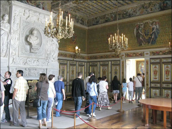 vnement majeur pour les collectionneurs : le Festival de l'histoire de l'art au chteau de Fontainebleau